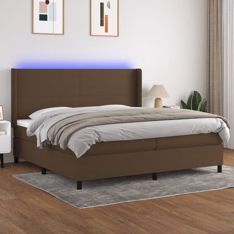The Living Store Letto a molle con materasso e LED in tessuto marrone scuro 200x200 cm
