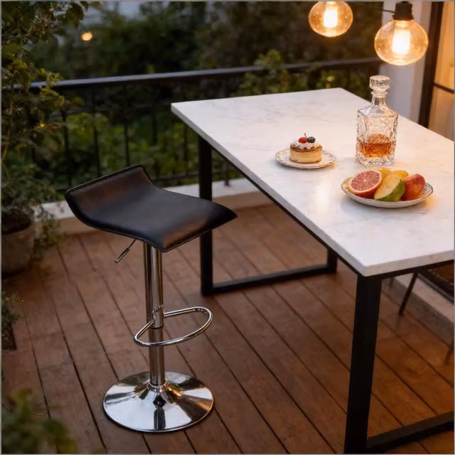 Sgabello da bar girevole regolabile in altezza con seduta ergonomica in ecopelle e acciaio nero per cucina e soggiorno