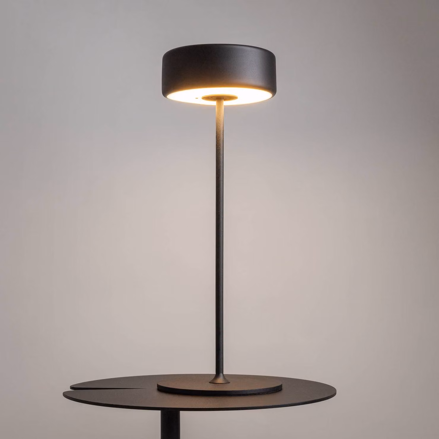 Maytoni Lampada da tavolo a LED AI Collaboration, dimmerabile, Nero, Soggiorno / Sala da pranzo, Alluminio, Moderno, Lampada da tavolo LED