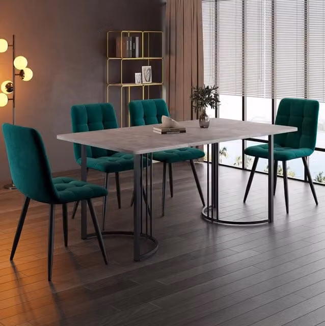 Set da pranzo 5 pezzi con tavolo 140x80 cm in MDF effetto marmo grigio e 4 sedie in velluto verde scuro con gambe in metallo nero