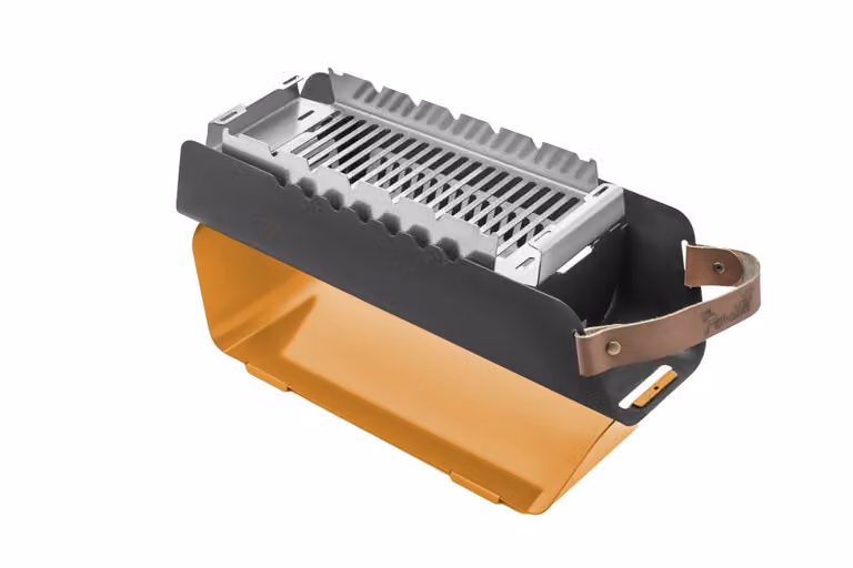 La griglia a carbonella mobile Favilla FUMO - Griglia compatta 2 in 1 con griglia in acciaio inox e supporto per spiedini - Borsa da trasporto inclusa per campeggio, balcone e picnic