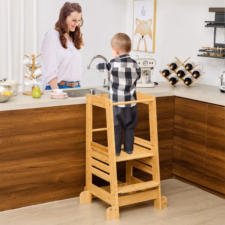 Torre di apprendimento Costway in bambù per bambini con altezza regolabile, colore beige e marrone