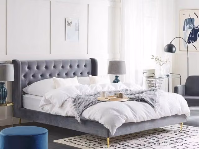 Letto matrimoniale Beliani in velluto grigio con design moderno L/P/H: 160 x 200 x 106 cm