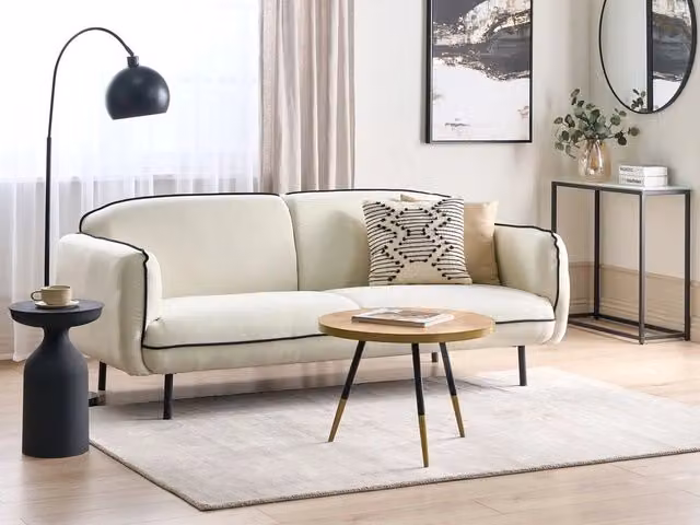 Divano a 3 posti Beliani in tessuto beige chiaro con gambe in metallo e dettagli neri in stile Glam Art Decor