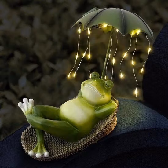 Statue di Rane da Giardino in Resina Verde con Luci LED Solari Warm White per Patio, Terrazzo e Balcone