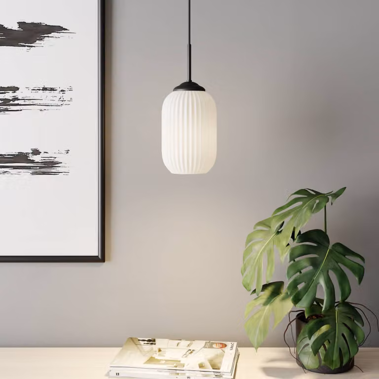 Dyberg Larsen Lampada a sospensione in vetro Riflet, Bianco / Opale, Soggiorno / Sala da pranzo, Vetro, Scandinavo, Lampada a sospensione