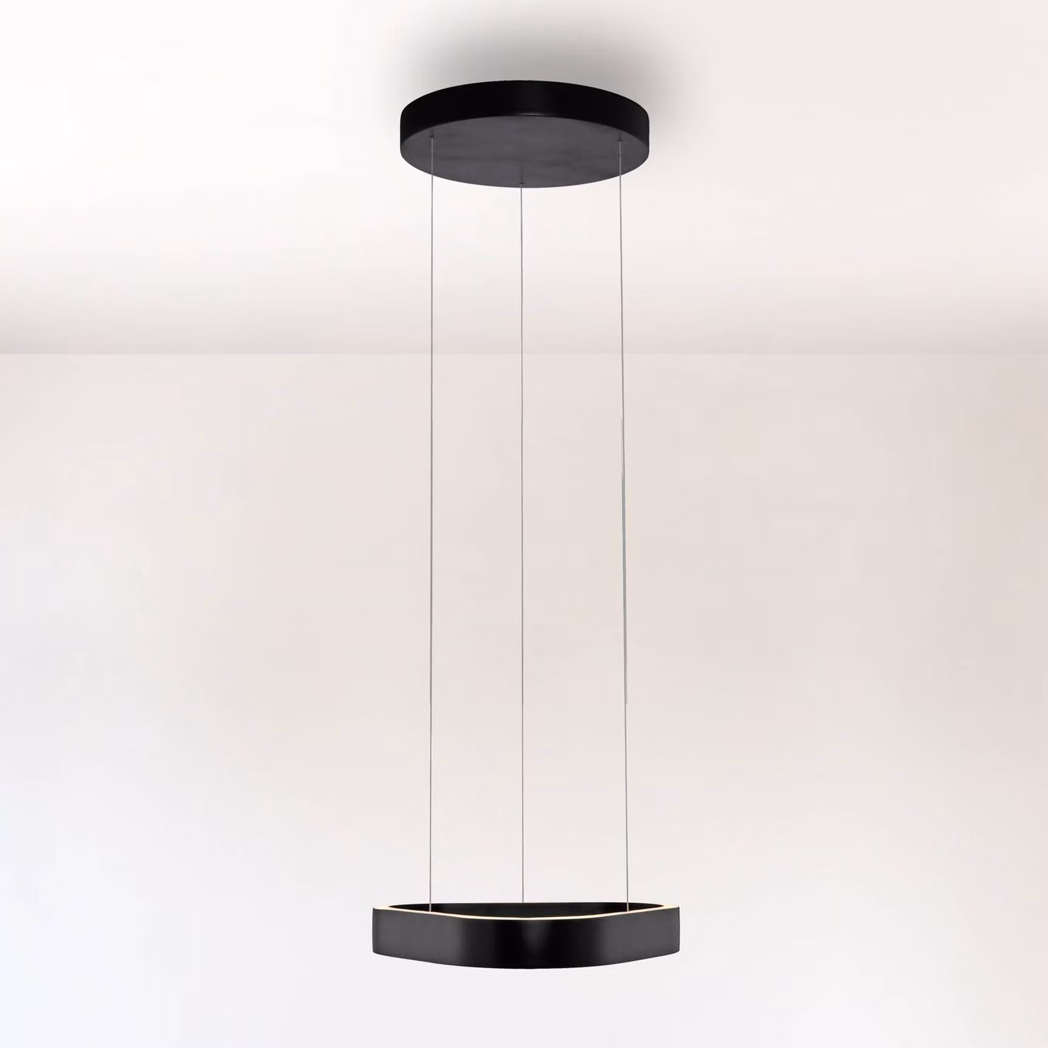 Paul Neuhaus lampada LED a sospensione Q-Stretto, nera, 40,8 cm dimmerabile, Nero, Soggiorno / Sala da pranzo, Metallo, Moderno