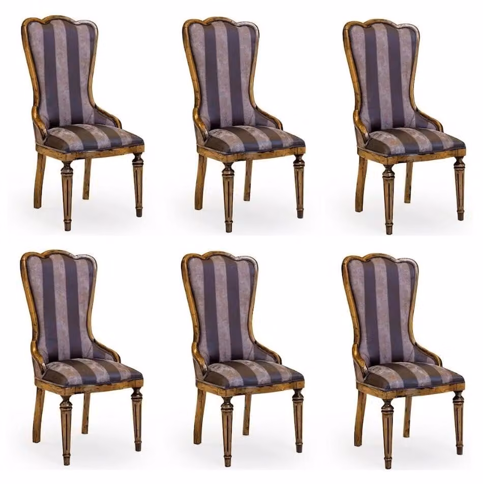 Set di sedie dal design classico, con imbottitura esclusiva e dettagli dorati