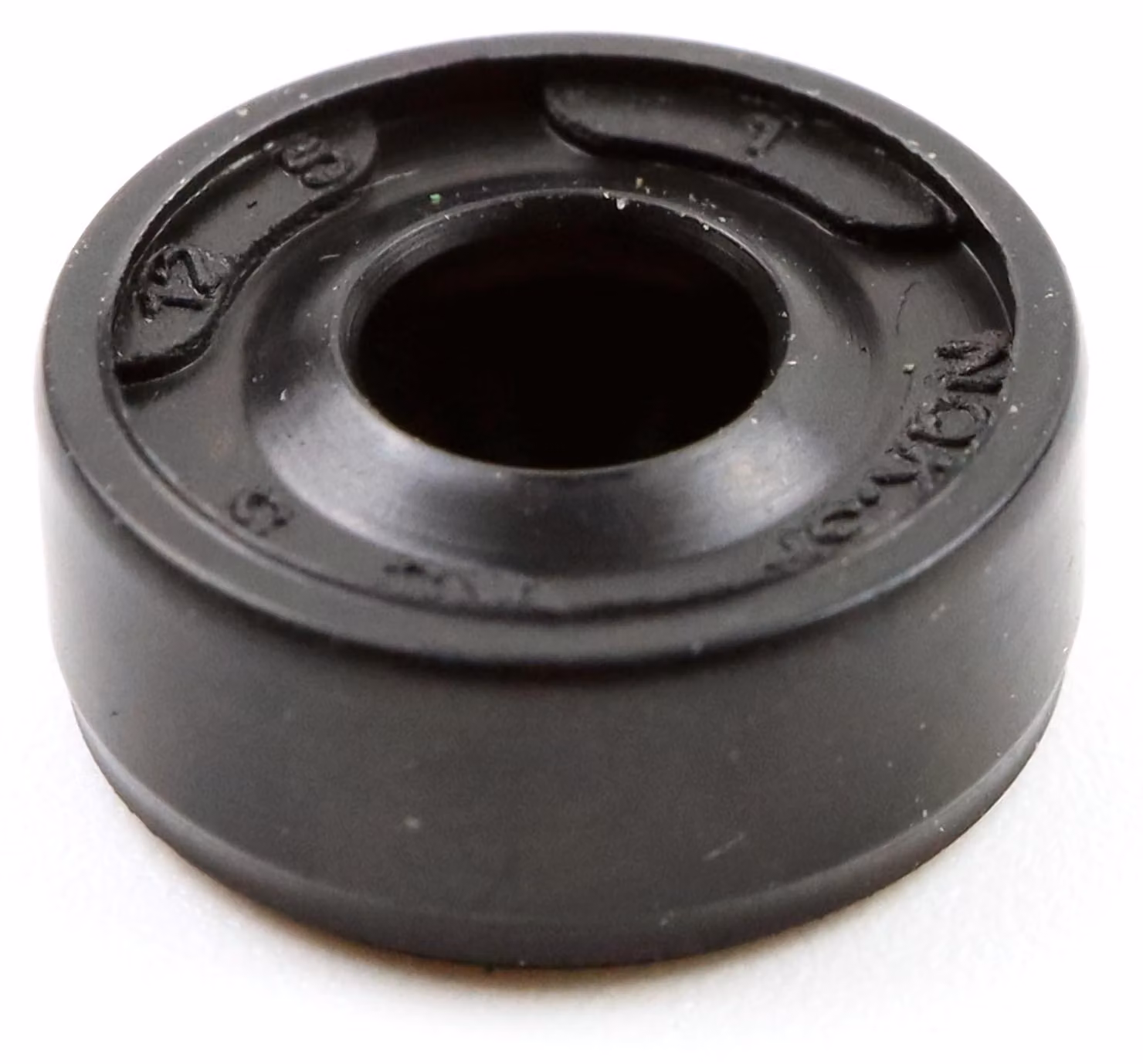 Guarnizione radiale per albero, dimensioni 5x12x5 mm, materiale NBR70, conforme alla norma DIN 3760