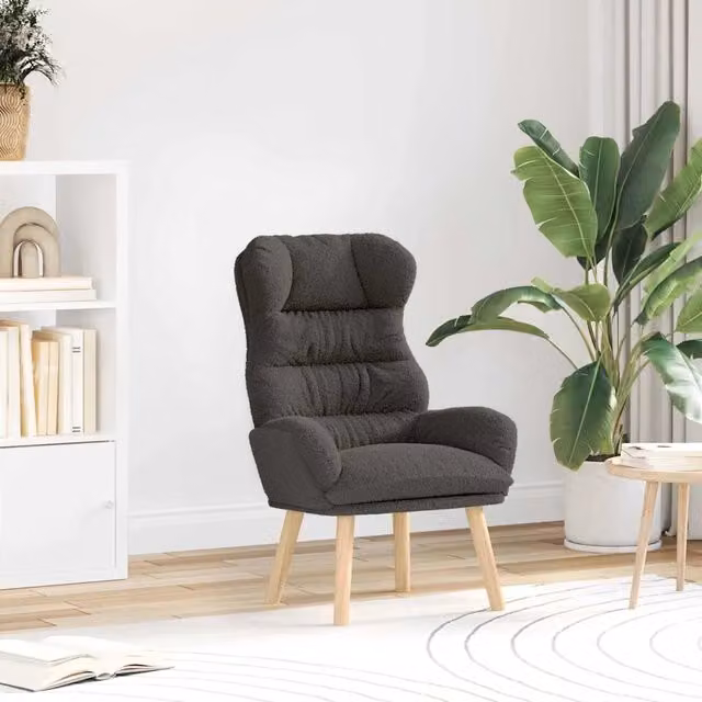 Poltrona Lounge in Tessuto Sherpa Grigio con Braccioli e Struttura in Legno di Rubberwood L: 69 cm, P: 74 cm, H: 93 cm