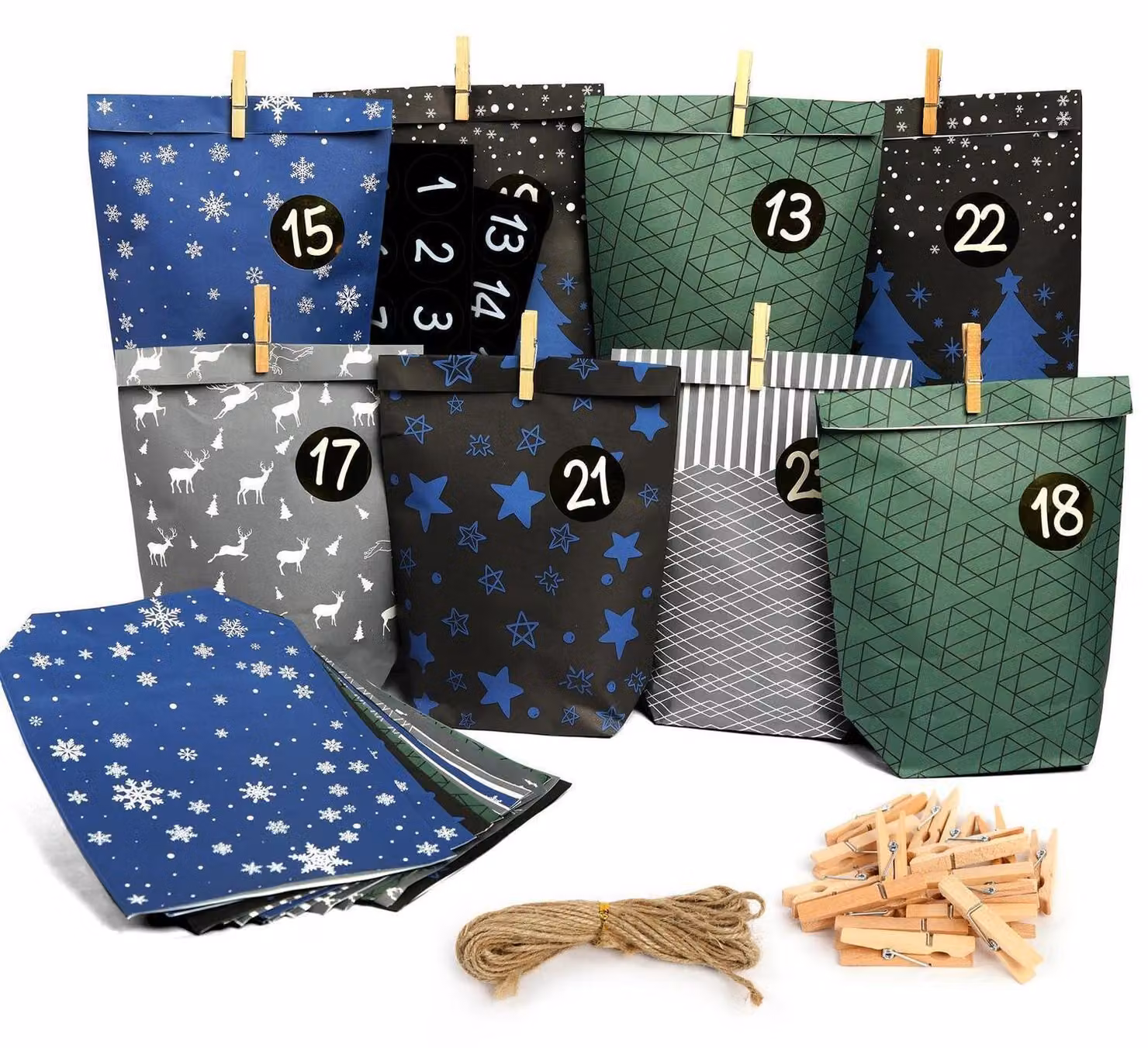 Calendario dell'Avvento da riempire, set blu e nero, composto da 24 sacchetti con corda di juta e mollette di legno