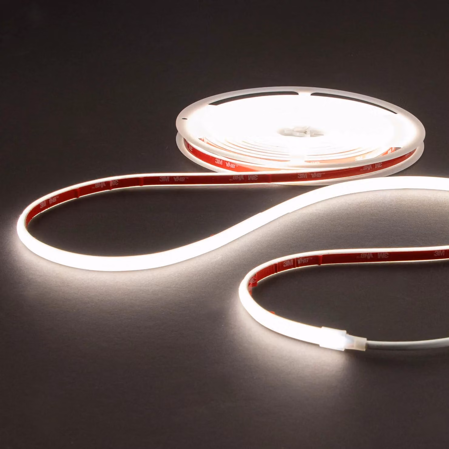STRISCIA LED RGB ARELUX XTAP, 220V, 13,5W/metro, bobina da 50 metri, 60 LED/metro, resistente ai raggi UV, angolo di emissione 120°, grado di protezione IP67