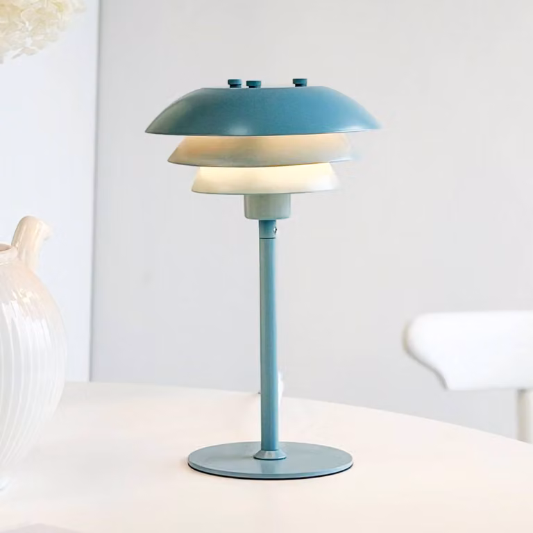 Dyberg Larsen Lampada da tavolo SIXTEEN, Blu, Soggiorno / Sala da pranzo, Metallo, Scandinavo, Lampada da tavolo