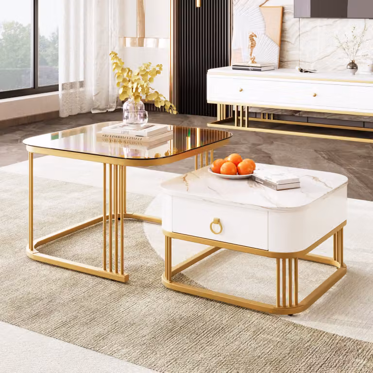 OKWISH Tavolino – Set di 2 tavolini a scomparsa con struttura in metallo dorato e piani effetto marmo, MDF, bianco
