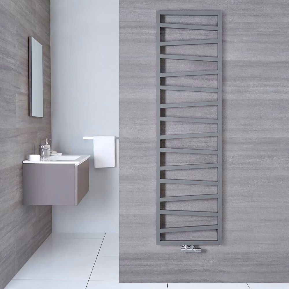 Scaldasalviette Termoarredo Bagno con Attacco Centrale - 630W - Torun