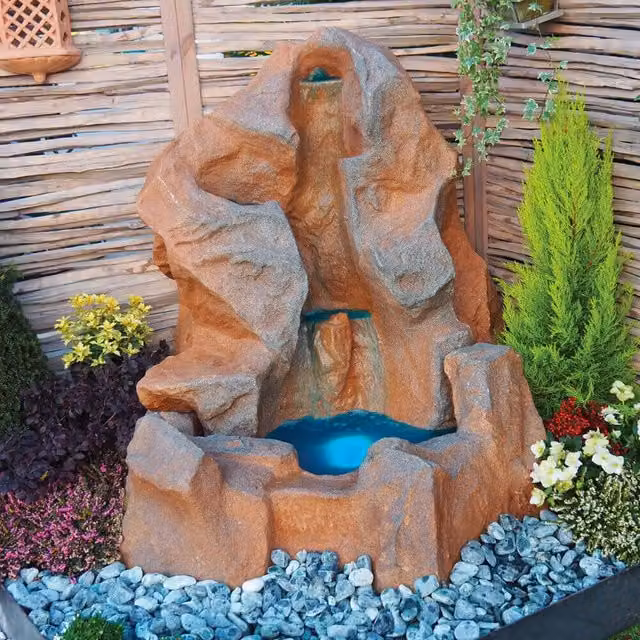 Cascata Artificiale da Giardino GIORDANOSHOP in Vetroresina Marrone con Pompa L: 126 cm, P: 110 cm, H: 140 cm