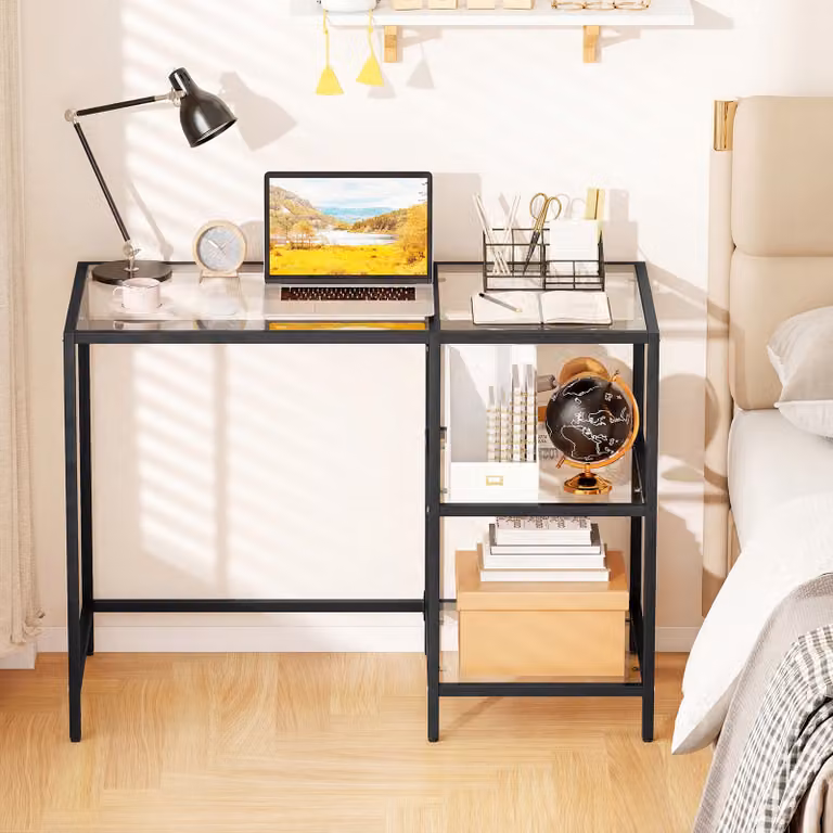 Scrivania Costway in vetro temperato e acciaio con 2 ripiani, Tavolo salvaspazio per casa e studio, L: 106 cm, P: 51 cm, H: 77,5 cm, Nero e Trasparente