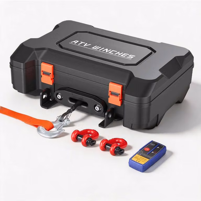 Avvolgitori elettrici per cavi – Avvolgitori motorizzati a 12V – Capacità di traino: 2041 kg – Cavo sintetico con sistema di guida – Telecomando wireless – Gancio di traino e cinghie – Adatti per ATV, UTV e veicoli off-road