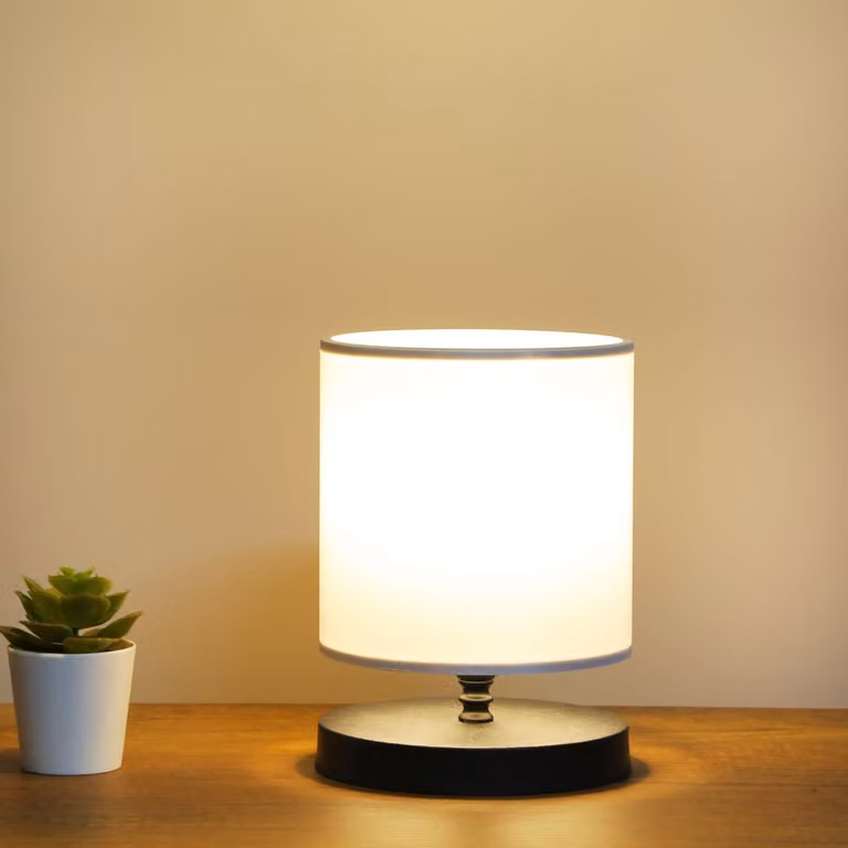 Opviq, lampada da tavolo di alta qualità, corpo in tessuto, 15 x 15 x 22 cm, altezza con cavo: 100 cm, attacco E14, max. 40 W, elegante colore bianco, ideale per gli interni moderni.