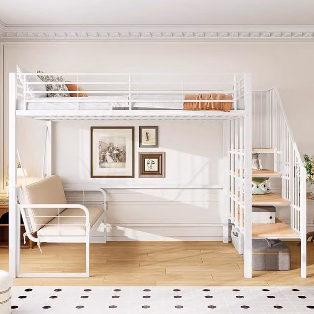 Letto a castello 140x200 cm con struttura in metallo; divano rimovibile e scala contenitore; bianco
