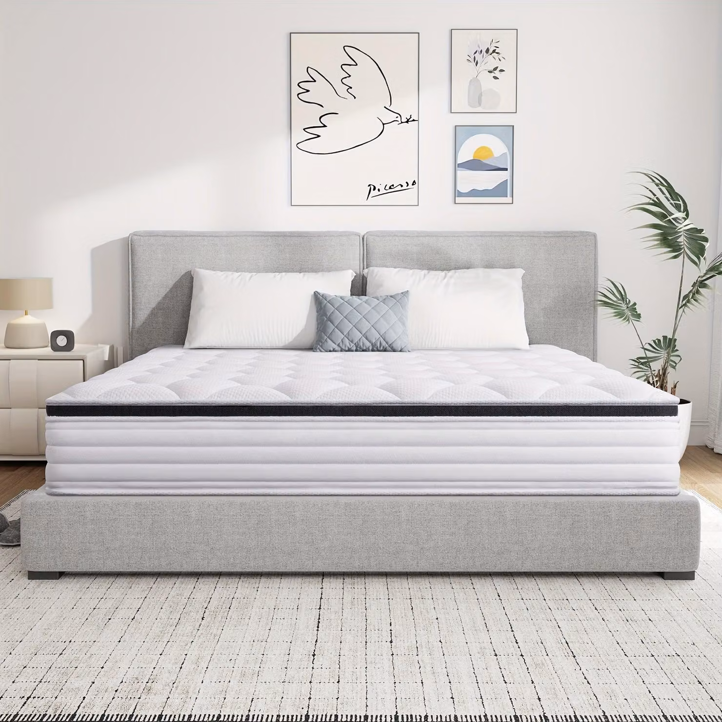 Materasso ibrido in memory foam, disponibile in due altezze (20 cm e 22 cm), con sistema di supporto a 7 zone e molle insacchettate per un comfort ottimale e una temperatura ideale durante il sonno. Disponibile nelle dimensioni: 90x200 cm, 120x200 cm, 140