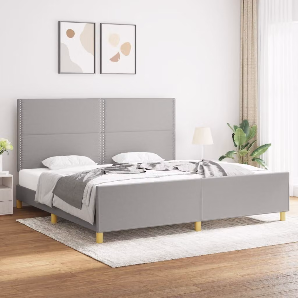 The Living Store Struttura letto con testiera in tessuto grigio chiaro 200x200 cm
