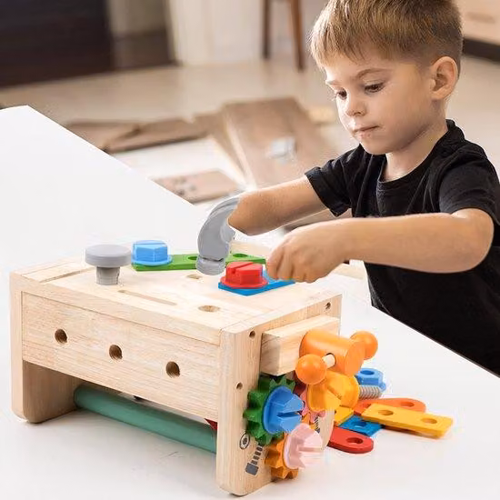 Cassetta degli attrezzi in legno per bambini, adatta per avvitare e svitare viti e bulloni.