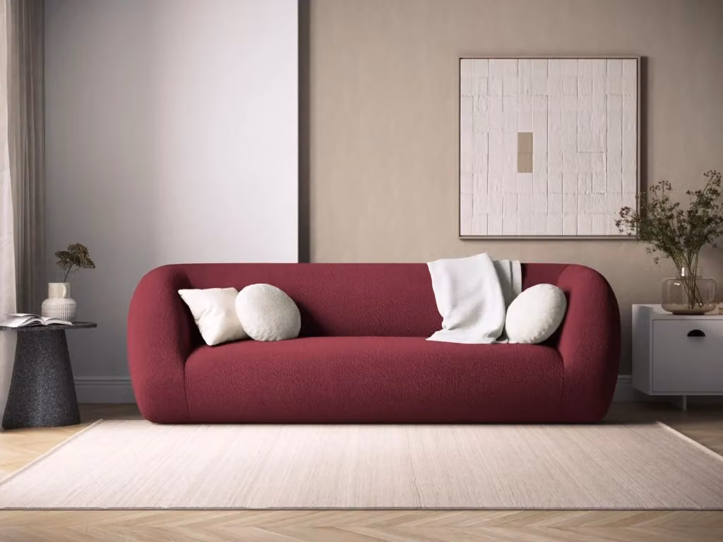Divano 3 posti Essen di Cosmopolitan Design in bouclé bordeaux con cuscini inclusi – 2