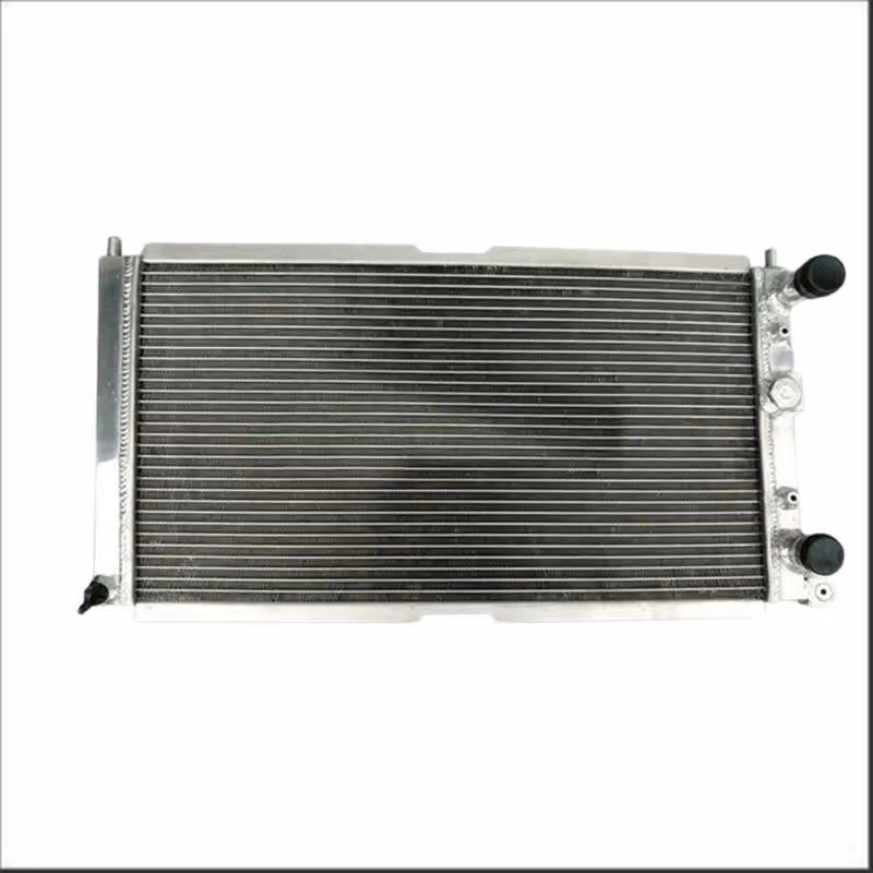 Radiatore per motore in alluminio, dimensioni 570x308x40 mm, per un raffreddamento ottimale del veicolo e prestazioni superiori