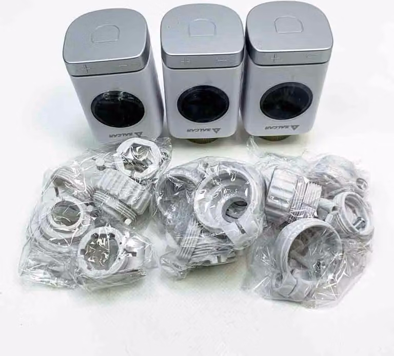 SALCAR TRV801W Termostato intelligente per radiatori TRV801W Set di 3 termostati WiFi compatibili con Amazon Alexa e Google Assistant Termostato di riscaldamento Tuya programmabile, non richiede gateway