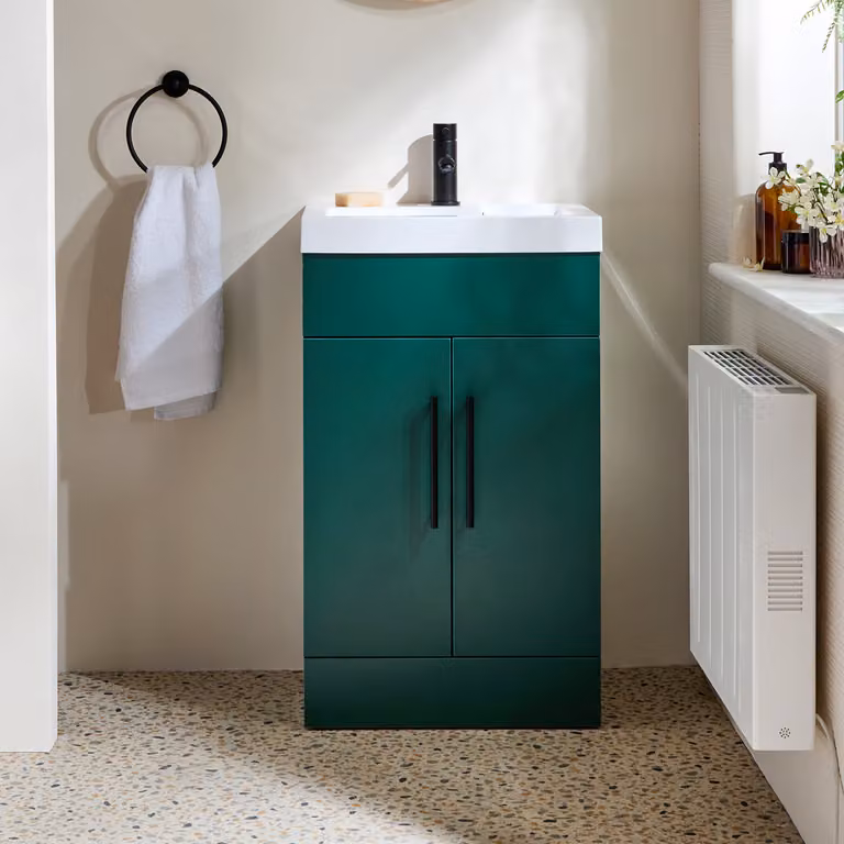 Mobile Bagno a Terra Verde Scuro da 500mm con Lavabo e Maniglie Nere con Barra a T - Cluo