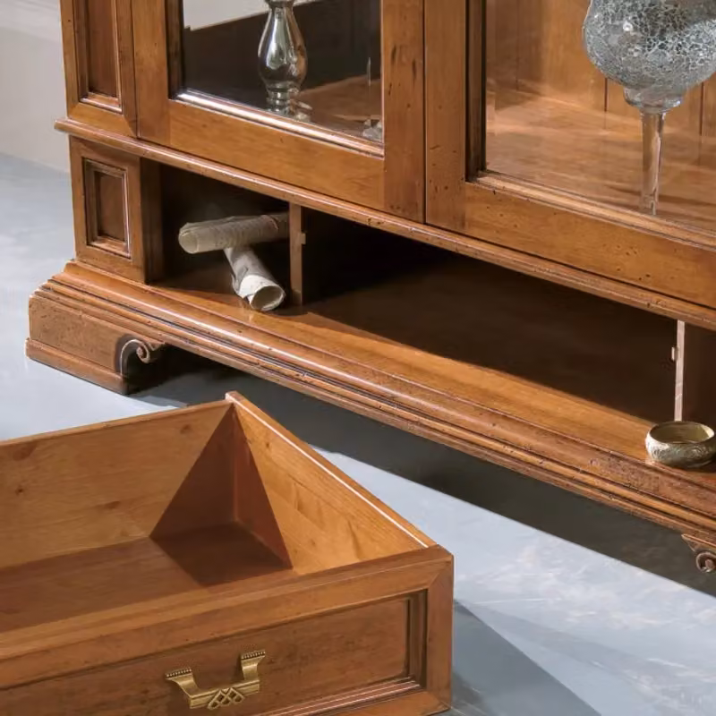 Vetrina classica in legno e vetro con 2 porte e 1 cassetto Mobili 2G colore marrone L: 142 cm, P: 49 cm, H: 210 cm – 3