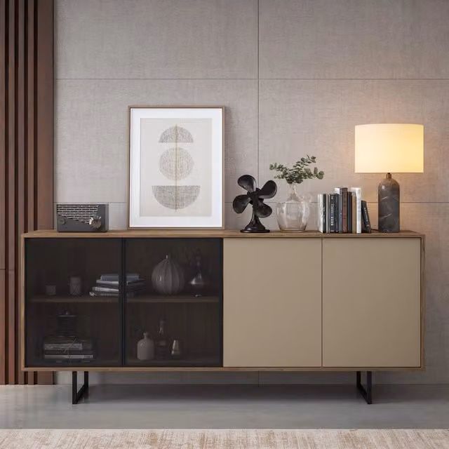 Madia DMORA con ante in vetro e ripiani interni, finitura noce e beige, L: 100 cm, P: 40 cm, H: 87 cm