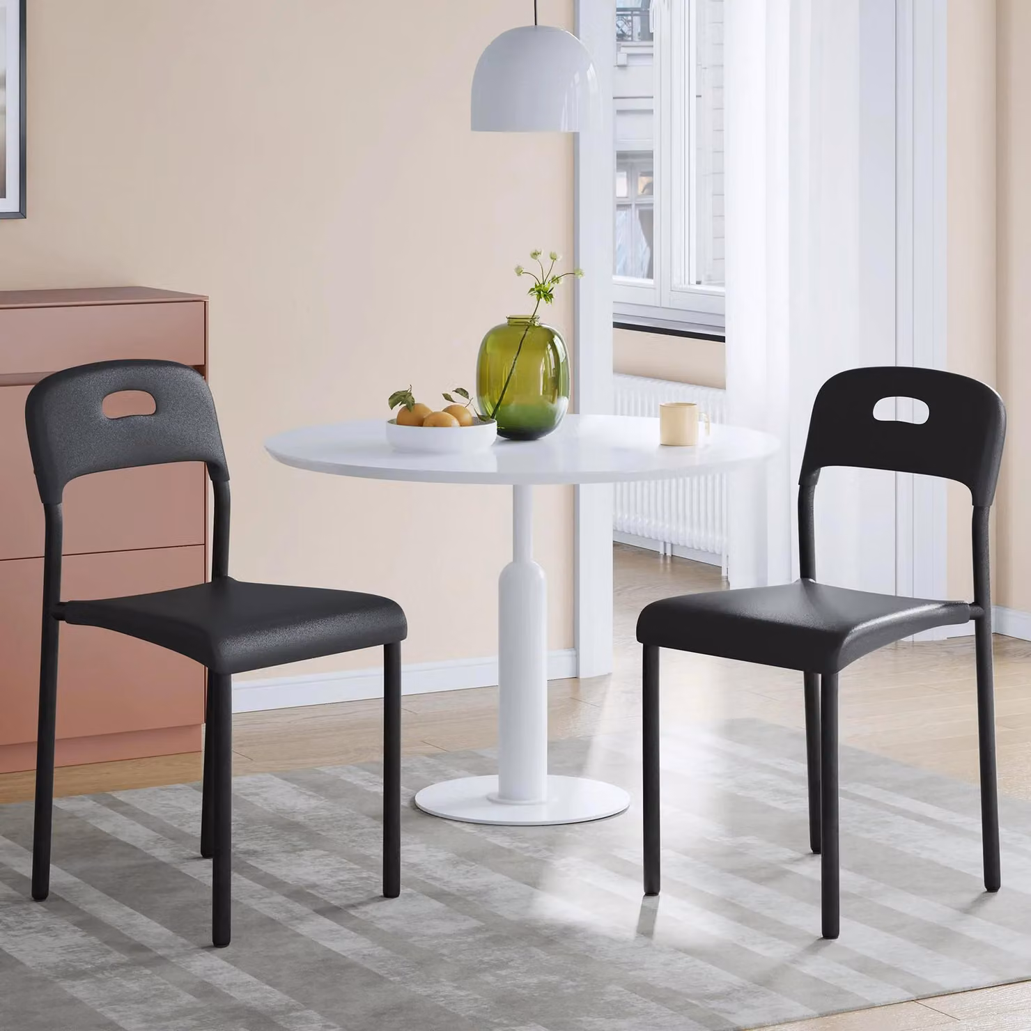 Sedie da pranzo moderne impilabili - Set da 2 - Seduta in plastica ergonomica - Gambe in metallo - Resistenti all'acqua e alle macchie - Adatte per interni ed esterni - Colore: nero