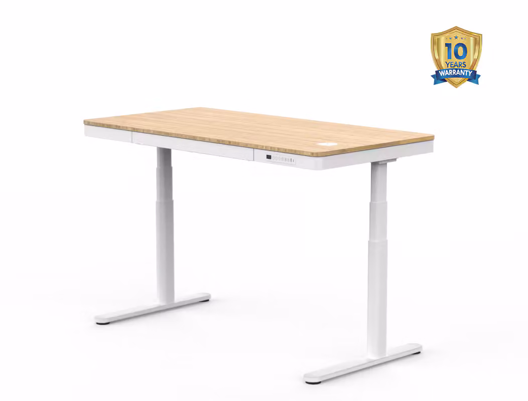 Scrivania regolabile in altezza FlexiSpot con piano in bambù e struttura bianca per home office