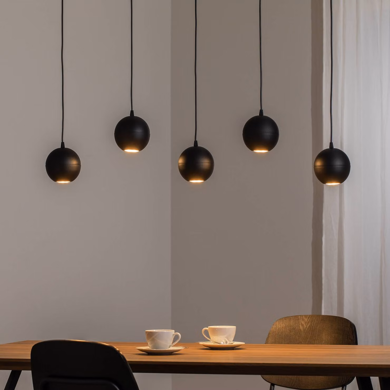Lampada a sospensione Midway, nera, 5 luci, lunghezza 105 cm, GU10 Midway HELAM, Nero, Soggiorno / Sala da pranzo, Metallo, Moderno