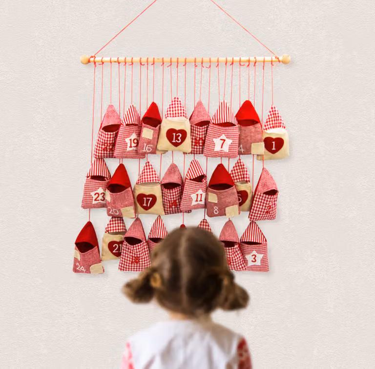 Calendario dell'Avvento rosso da riempire