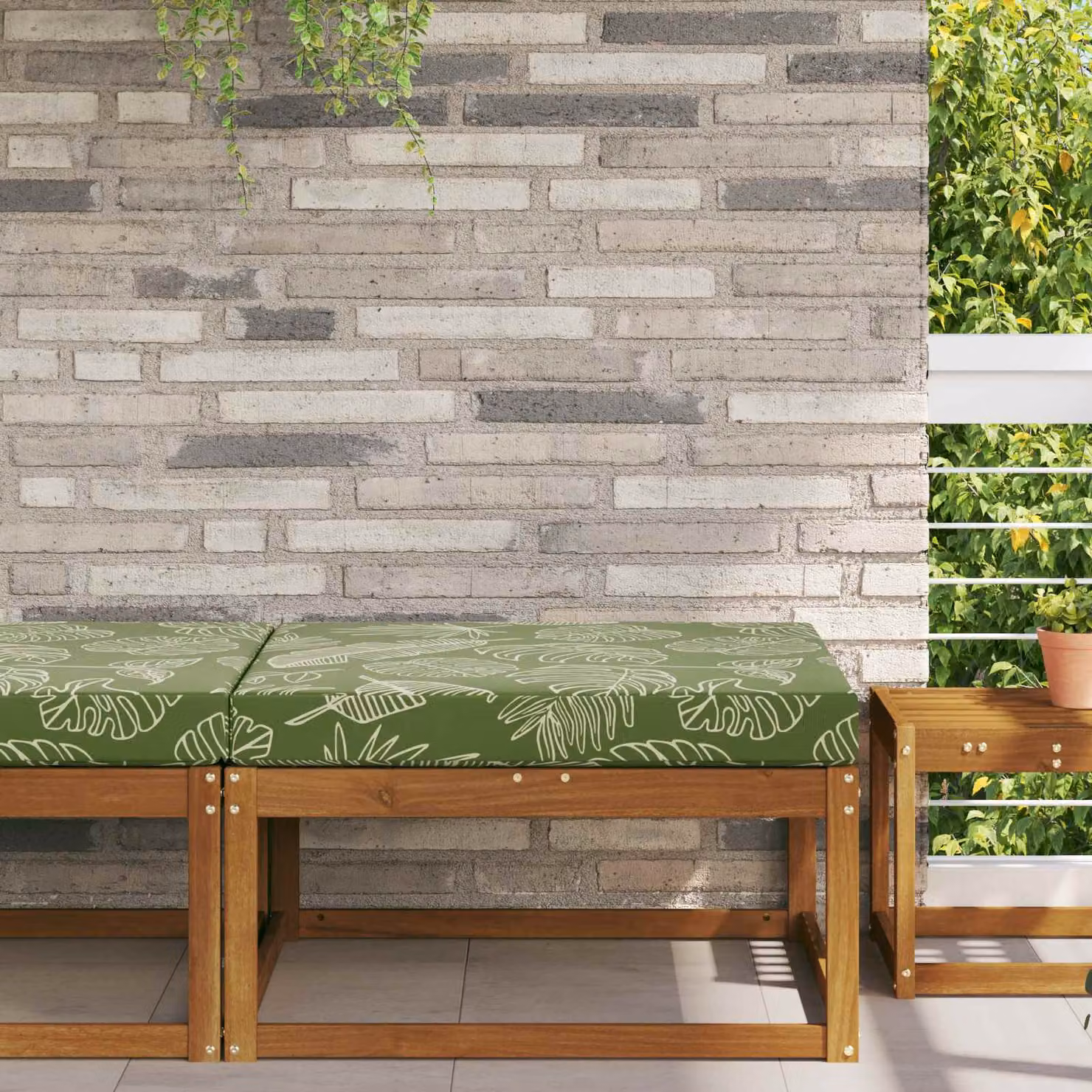 Cuscino da divano da esterno vidaXL con design floreale verde, forma quadrata e rivestimento rimovibile in poliestere, L/P/H: 80 x 80 x 80 cm
