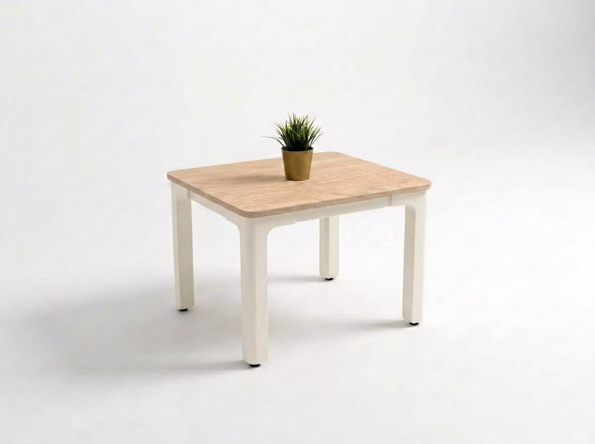 Tavolino da caffè in legno di alta qualità, dal design moderno e con struttura robusta