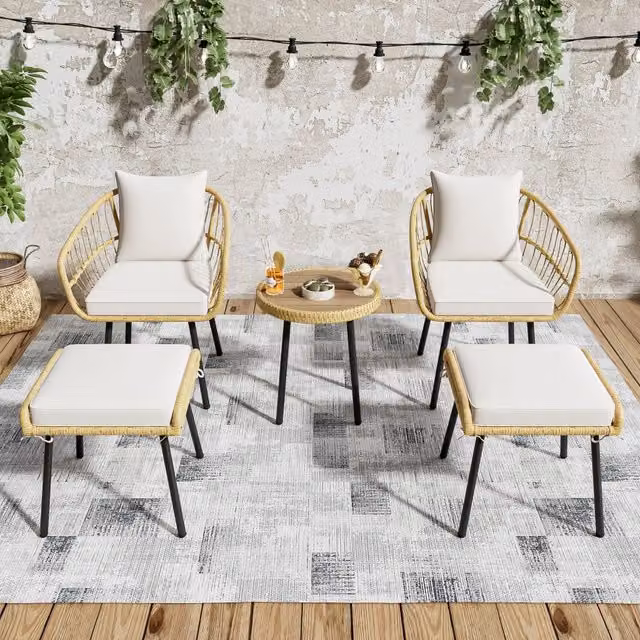 Set da giardino 5 pezzi in rattan; 2 sedie; 2 sgabelli e tavolo; bianco e naturale