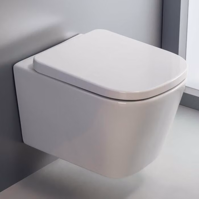 Set completo per vaso sospeso a muro Kronenbach, modello compatto, senza brida, comprensivo di copriwater