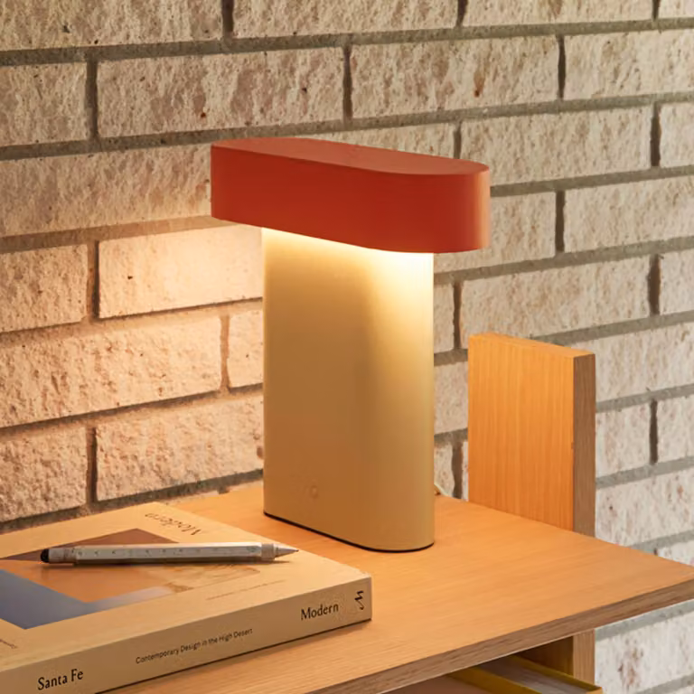 Hübsch Lampada da tavolo di design Sleek, dimmerabile, Verde, Soggiorno / Sala da pranzo, Metallo, Design, Lampada da tavolo