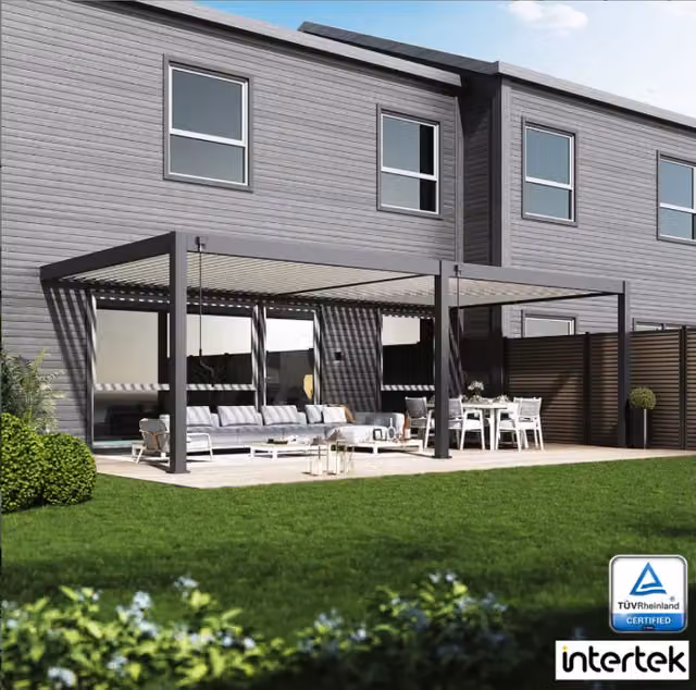 Pergola bioclimatica adossata Ombréa collezione VS L: 8 m, P: 4 m, H: 2,56 m - Antracite/Bianco