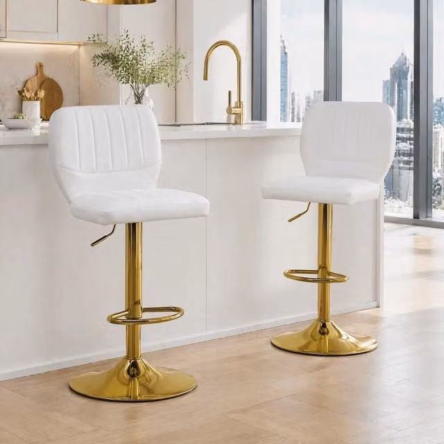 Sgabello da bar OKWISH girevole e regolabile in altezza con schienale e poggiapiedi in similpelle bianca e oro
