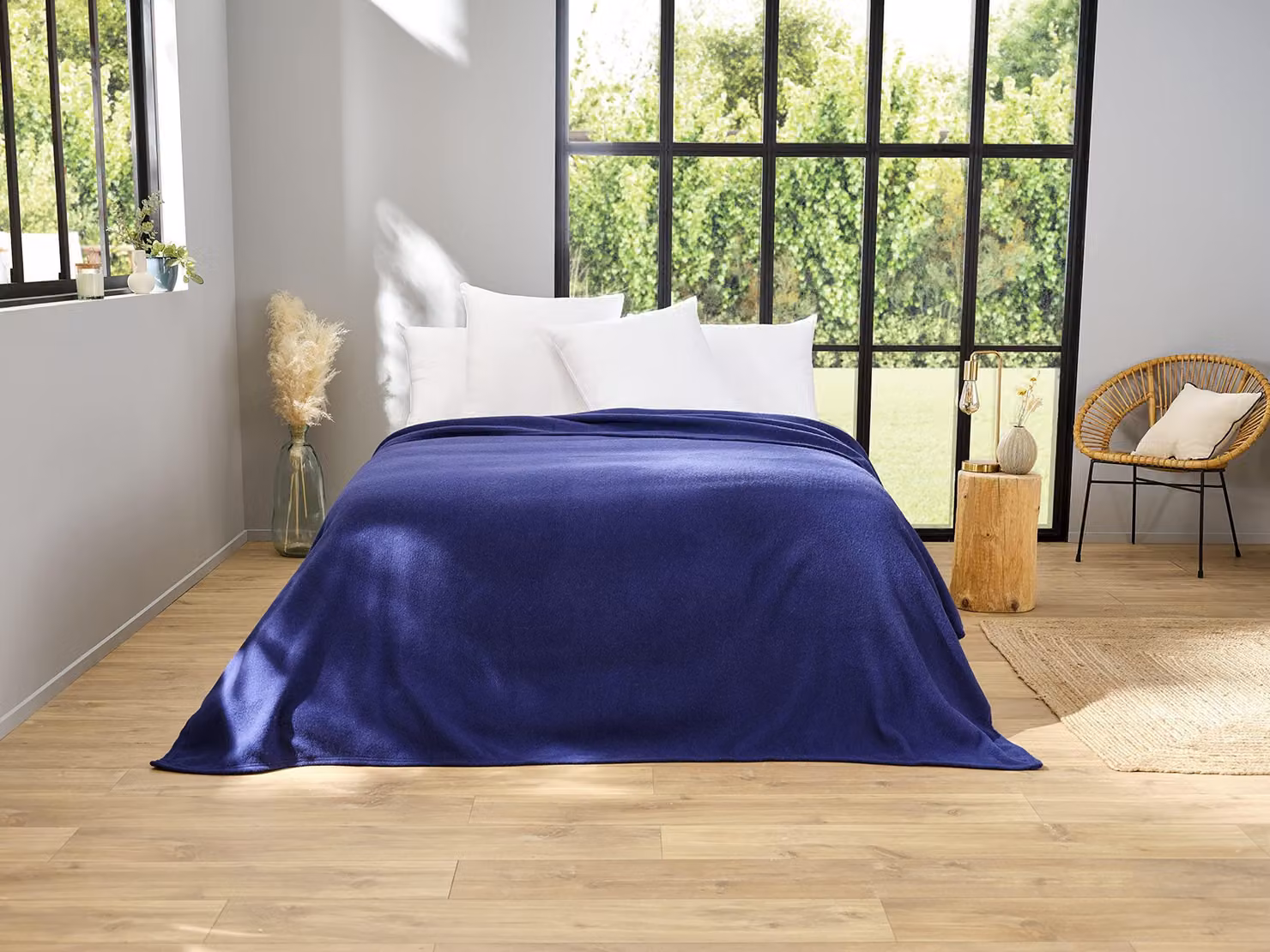Coperta in lana vergine, dimensioni 180x240 cm, colore blu scuro