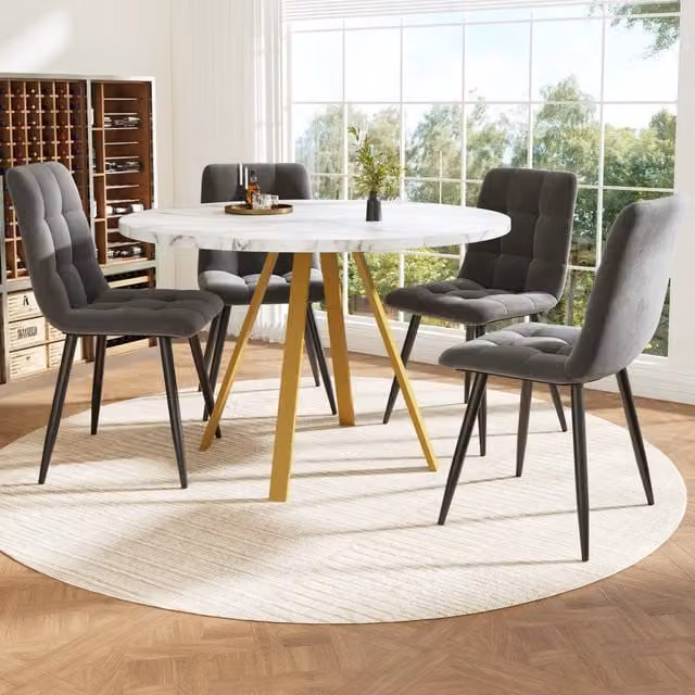 Set da pranzo MIVRAY composto da tavolo rotondo in MDF bianco lucido e 4 sedie in velluto con struttura in metallo dorato
