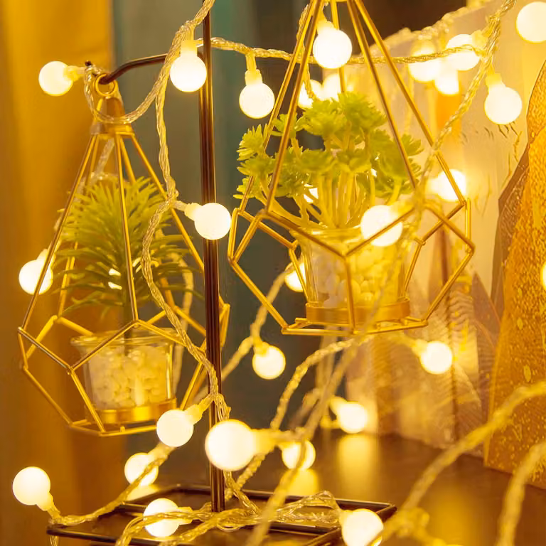 Catena luminosa a LED, lunghezza 6 metri, 40 LED bianco caldo, alimentazione a batteria, grado di protezione IP44