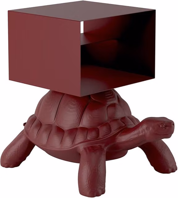 Tavolino porta lettino Qeeboo Turtle di colore rosso con finitura lucida e design moderno