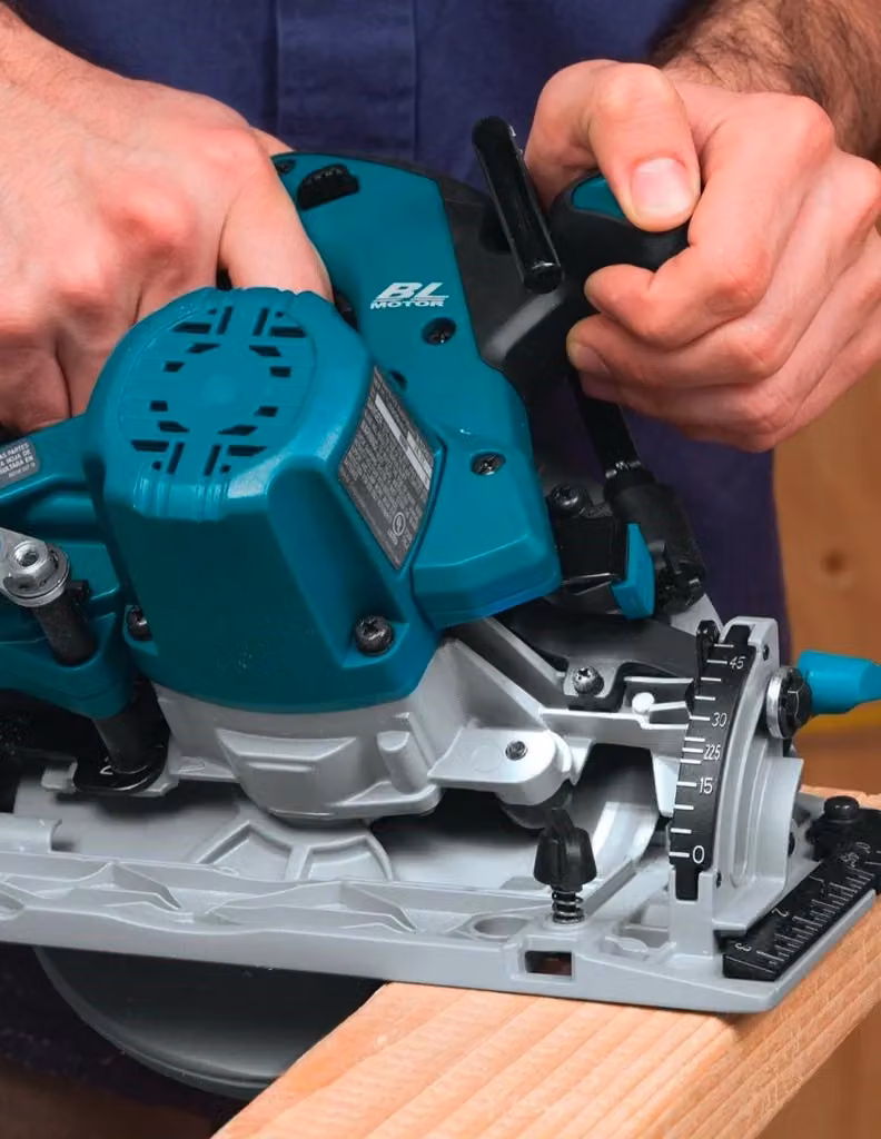 Sega Circolare Makita DHS680RTJ1 con Batteria 5,0 Ah, Caricatore DC18RC e Sistema di Trasporto MAKPAC 3 – 2