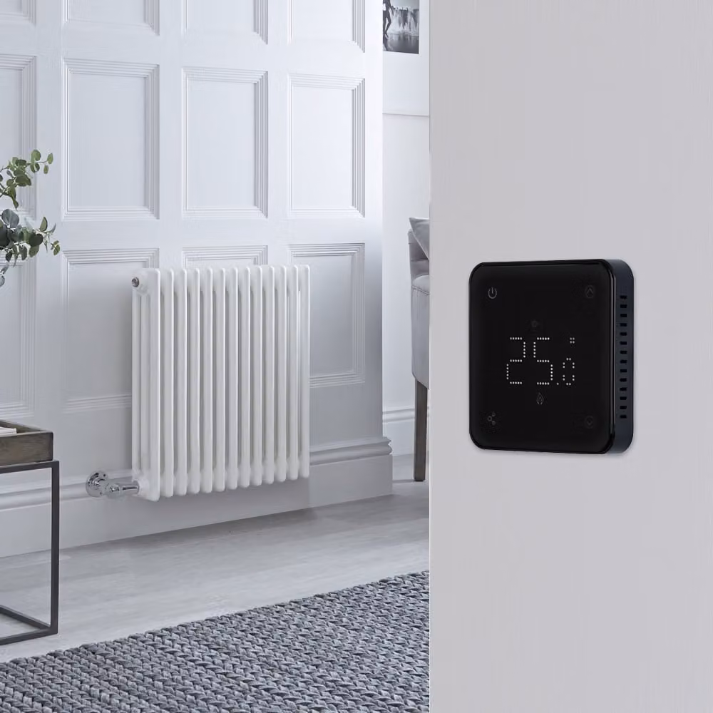 Radiatore Elettrico di Design HudsonReed Bianco con Termostato Wifi Retroilluminato Nero L: 60,5 cm, P: 10 cm, H: 60 cm